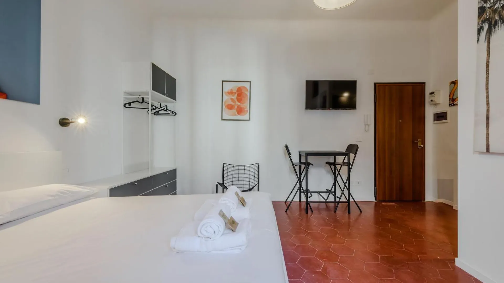 New And Functional Apartments Near The Metro Milan 0*,  Italy
