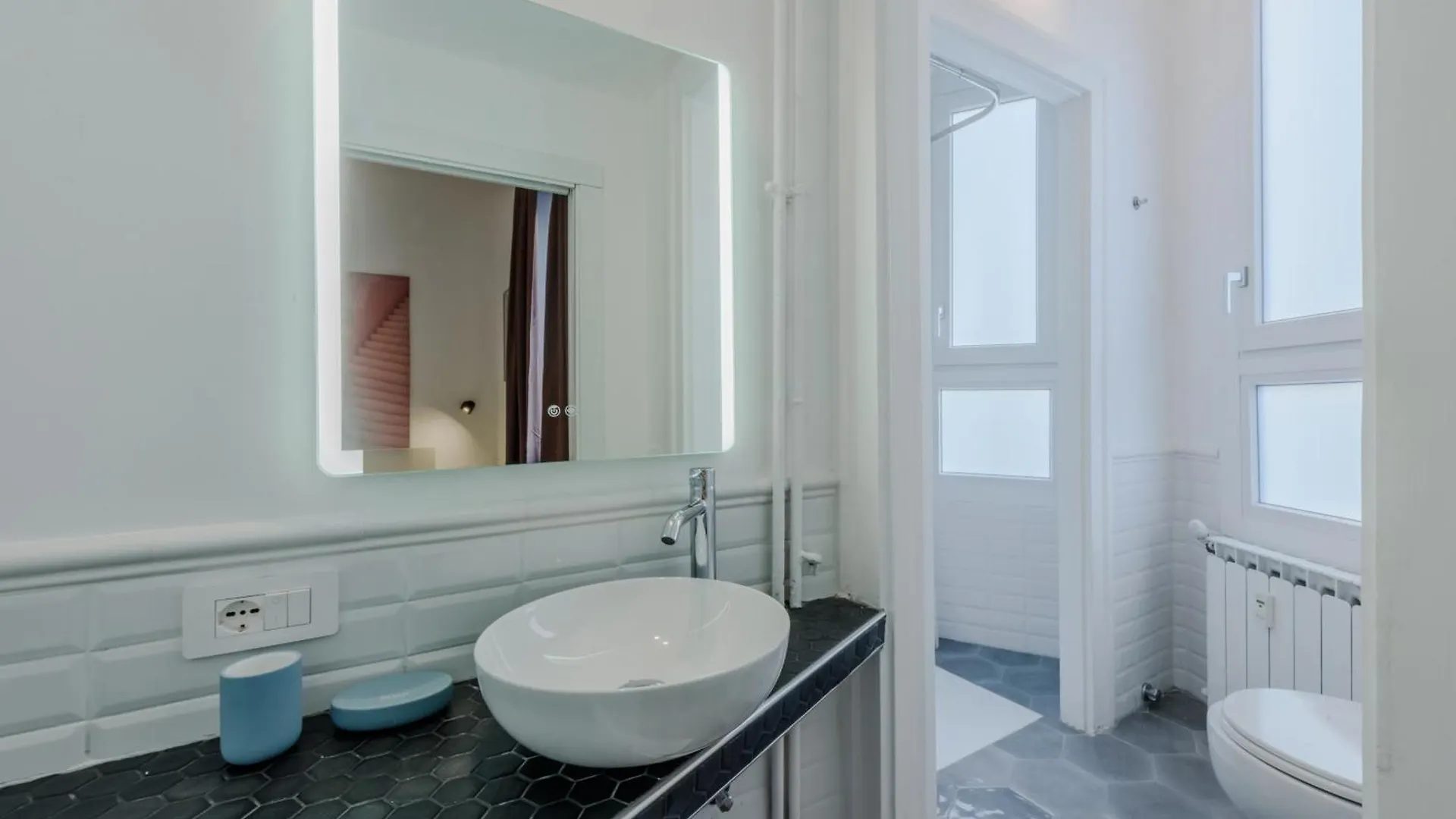 New And Functional Apartments Near The Metro Milan