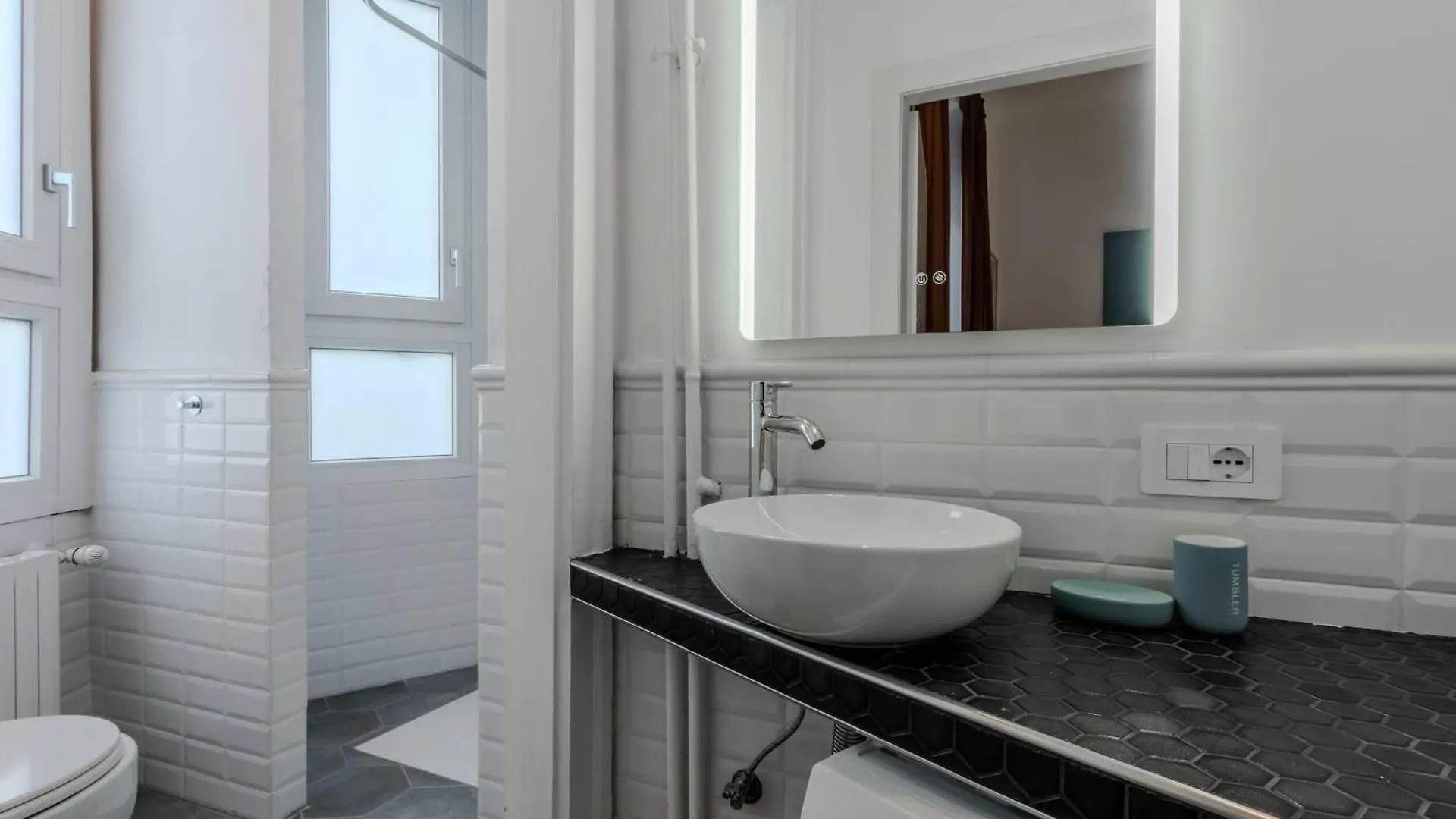 New And Functional Apartments Near The Metro Milan
