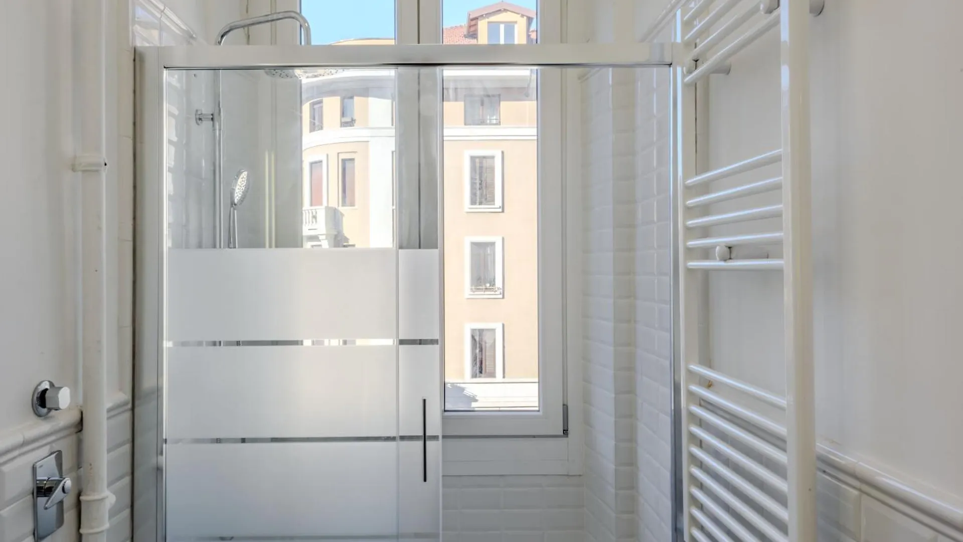 New And Functional Apartments Near The Metro Milan