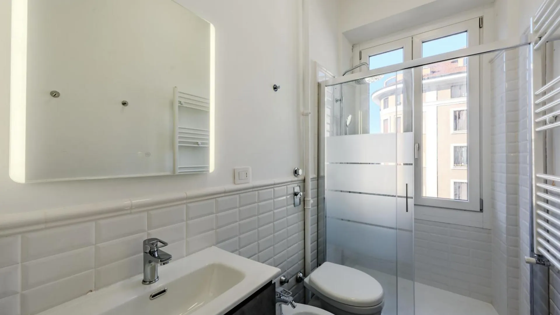 New And Functional Apartments Near The Metro Milan